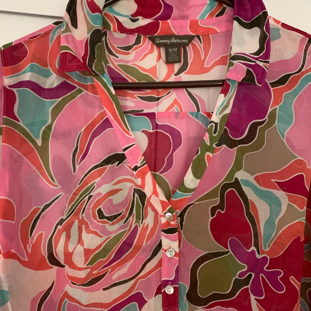 Sheer Tropical Floral Print V-Neck Popover Blouse | Tommy Bahama | Size Medium - Picture 4 of 10